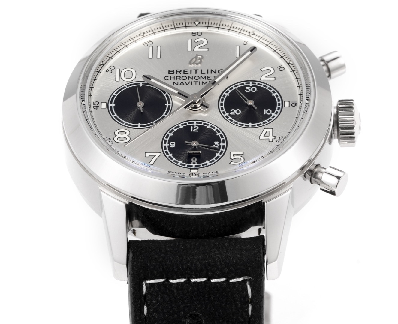 
百年靈新品 BN9 越洋系列AB015212.BF26743P.A20BA.1  材質： 316L精鋼直徑： 41毫米厚度： 13.65毫米 表鏡： 鍋蓋弧面藍寶石，雙面防眩處理表底： 旋入式精鋼，透明藍寶石表冠： 非旋入式，雙密封墊機芯：7750機芯 復刻首選 精緻推薦男士多功能機械腕表 ，精心打造超真實實物圖拍攝。