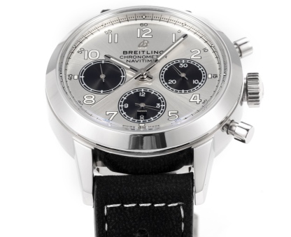 
百年靈新品 BN9 越洋系列AB015212.BF26743P.A20BA.1  材質： 316L精鋼直徑： 41毫米厚度： 13.65毫米 表鏡： 鍋蓋弧面藍寶石，雙面防眩處理表底： 旋入式精鋼，透明藍寶石表冠： 非旋入式，雙密封墊機芯：7750機芯 復刻首選 精緻推薦男士多功能機械腕表 ，精心打造超真實實物圖拍攝。