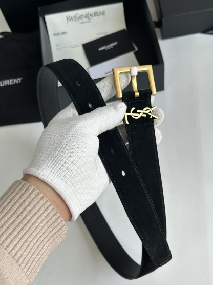 聖羅蘭 女士腰帶，進口小牛皮 配以CASSANDRE 標識腰帶環。古銅色金銀五金可選。精緻優雅的設計，寬度3.0cm