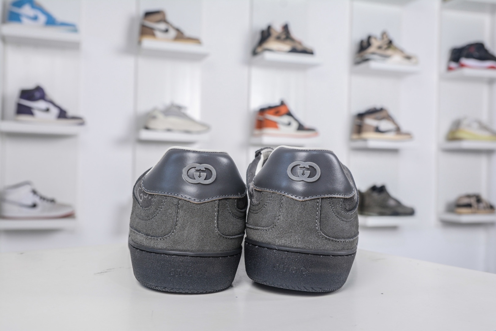 Gucci 古馳G75 圓頭系帶運動鞋
尺碼：39 40 41 42 43 44 45 46