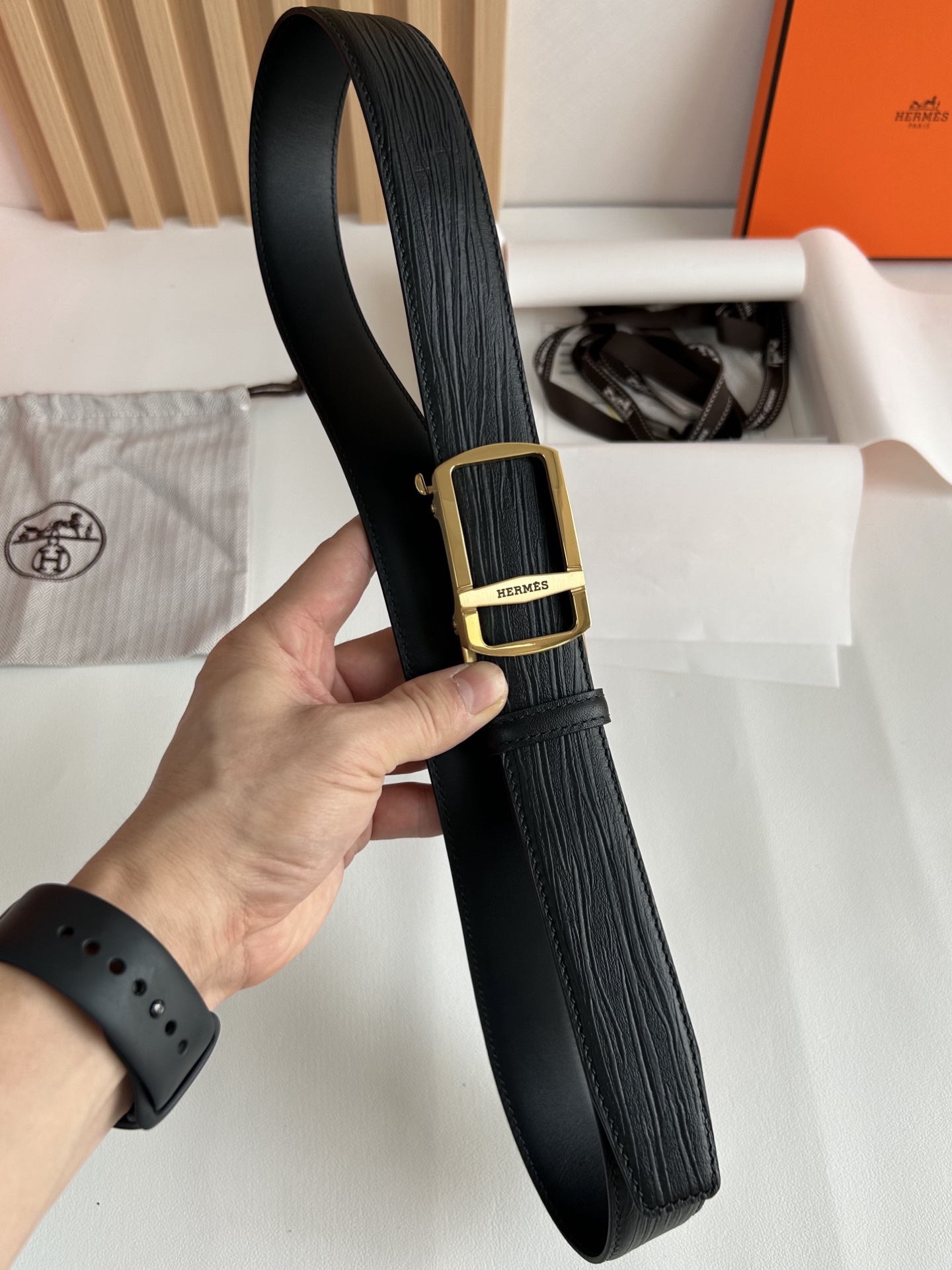 【H家】 新款紋路小牛皮腰帶，寬度3.5cm，搭配新款不鏽鋼自動扣，手感極佳、可以任意裁剪、永恆而經典！轉圖必大賣