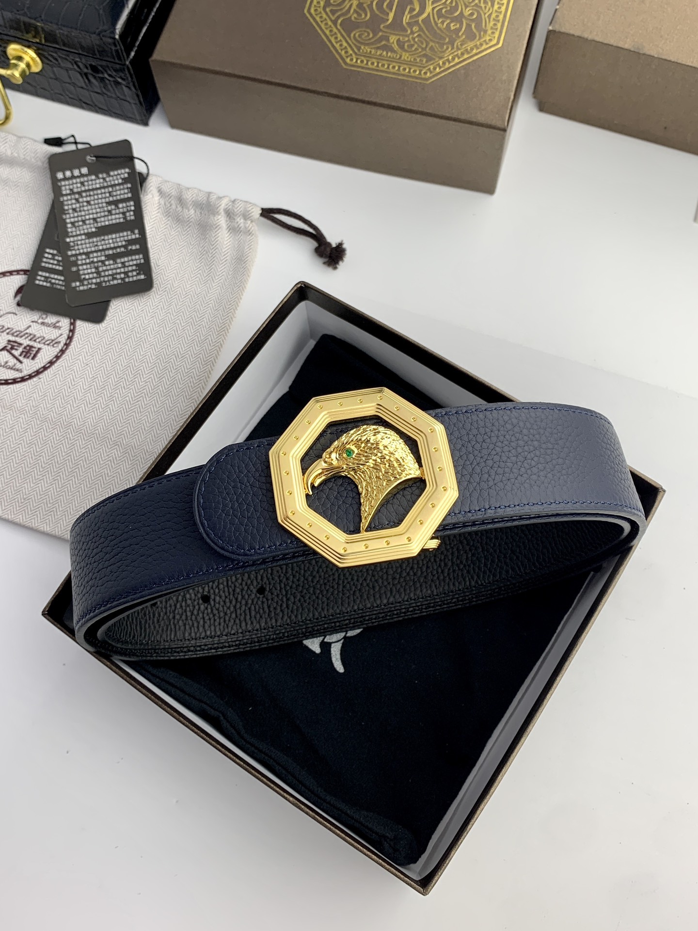 【史蒂芬】原版荔枝紋牛皮腰帶，搭配新款不鏽鋼鷹頭扣，寬度3.8cm，雙面可用，樹膏夾心，長度不可調節，尺碼（85-110）具有獨特吸引力！