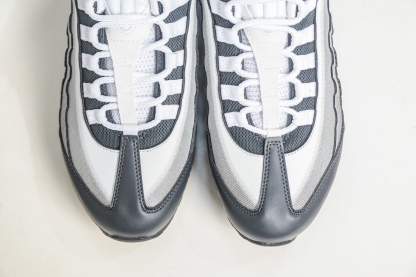 Yu-Gi-Oh! x NK Air Muscle 95時尚舒適減震耐磨低幫休閒跑步鞋 遊戲王聯名灰色
貨號：II7404 100 
 SIZE：40 40.5 41 42 42.5 43 44 44.5 45 45.5 46 47.5 48.5