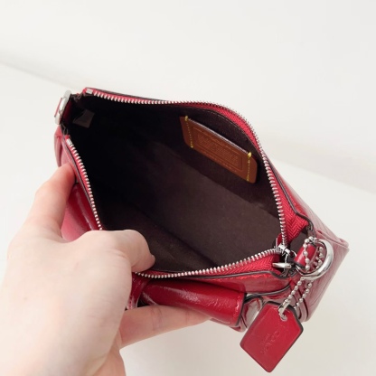 .Coa*h |Ashton Baguette12月新品新款女包 CDB13 CDB18 CDB19 超級棒 側面logo也非常精緻喲	可單肩 斜挎
尺寸19/10/9