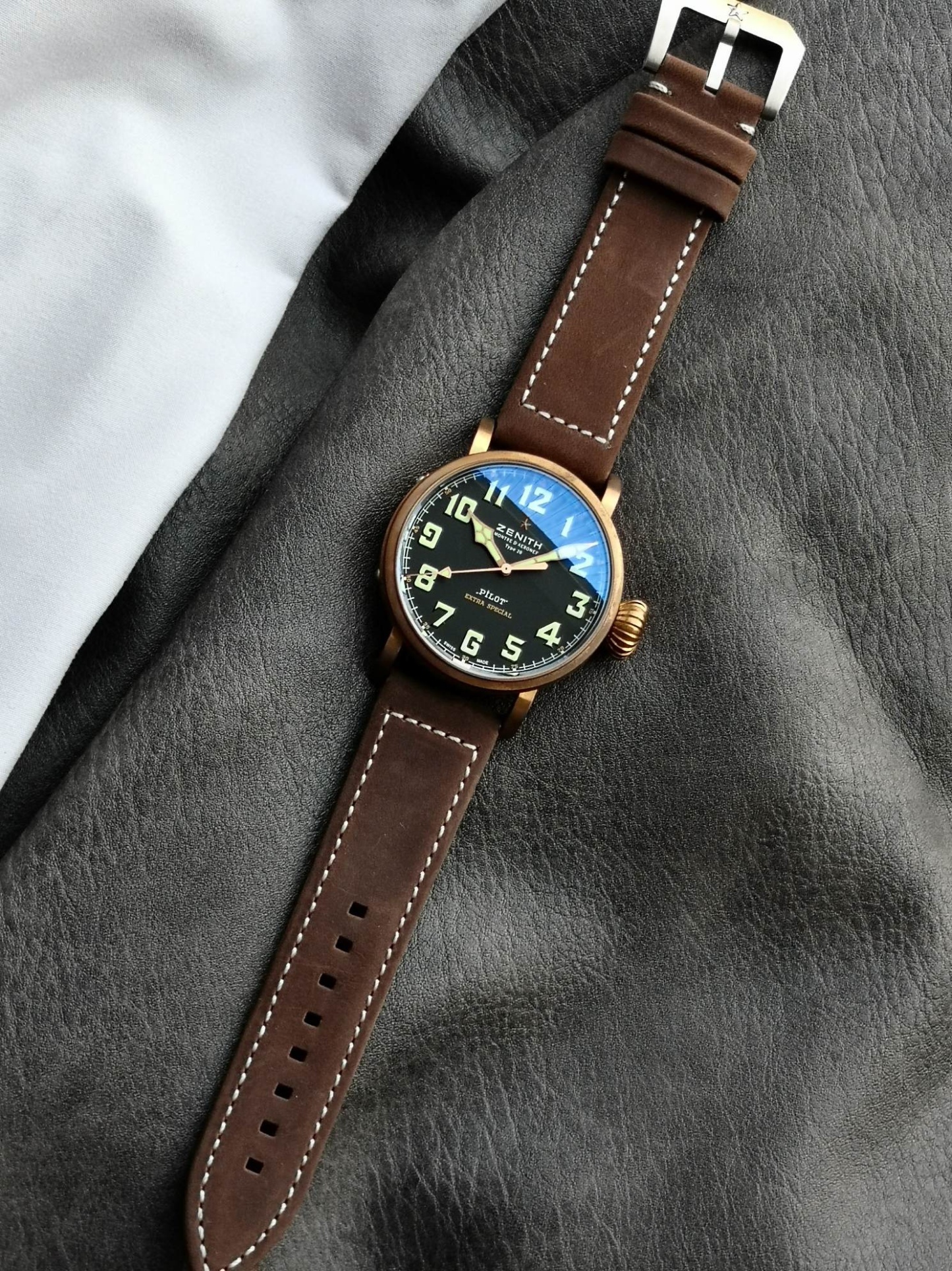 XF限量推薦：真力時飛行員系列29.2430.679/63.1001腕表，青銅表殼，卡其綠色錶盤，9015型自動機械，45毫米。