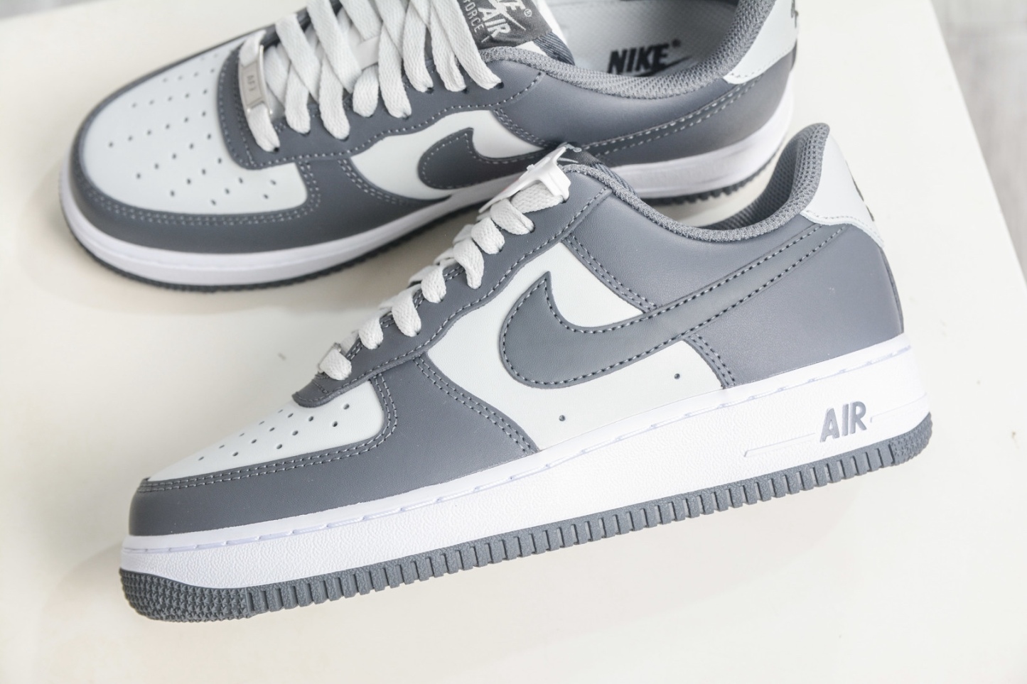 NK Air Force 1 '07 Low 深灰白 
貨號：FJ4146 004
Size：36 36.5 37.5 38 38.5 39 40 40.5 41 42 42.5 43 44 44.5 45