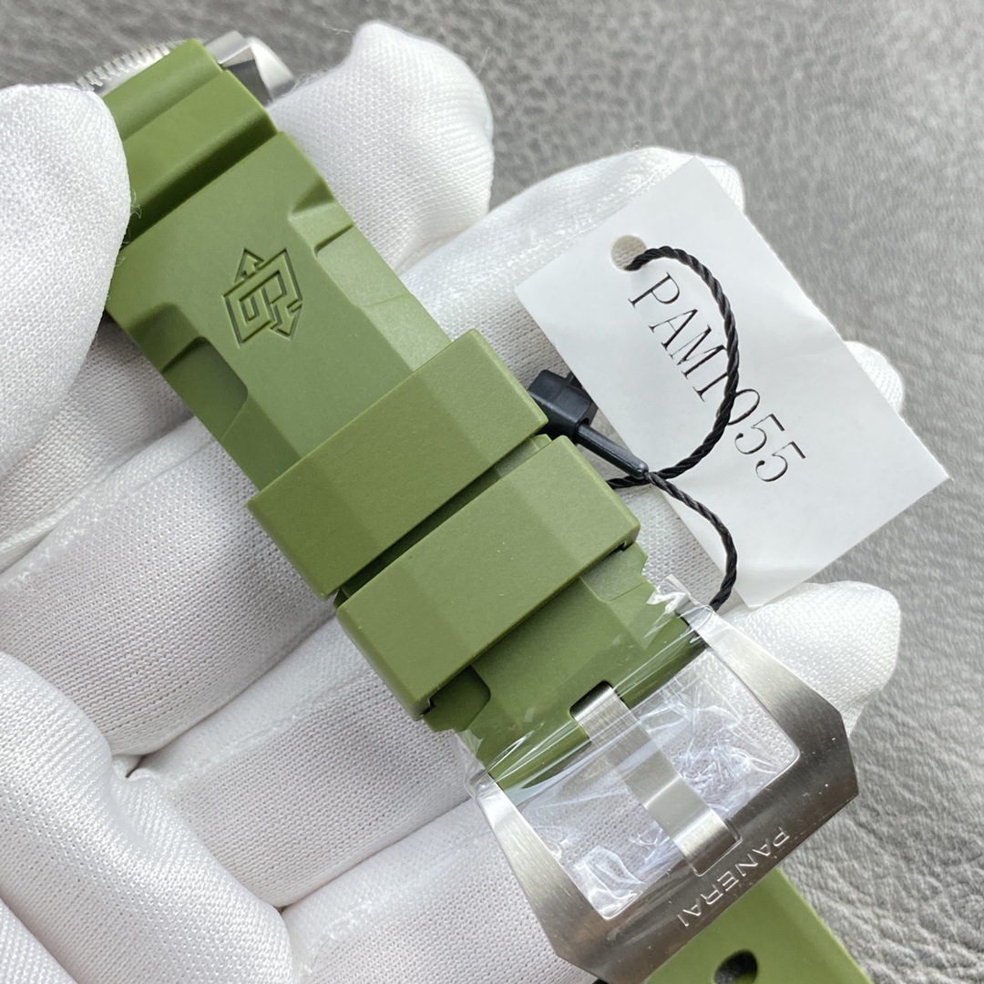 （嚴選）沛納海 PAM1055 42MM 綠海魂—PAM961弟弟。適合亞洲人手腕的腕表，男女可佩戴！沛納海史上第一枚42MM綠盤，還有VS定制與正品一致的綠日曆。出貨實拍
