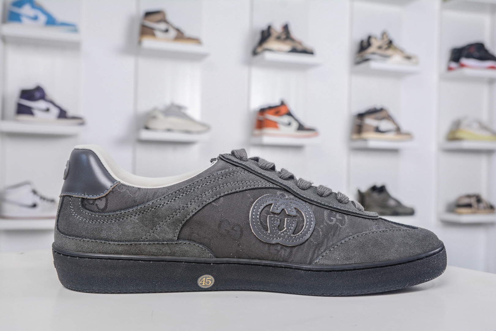 Gucci 古馳G75 圓頭系帶運動鞋
尺碼：39 40 41 42 43 44 45 46