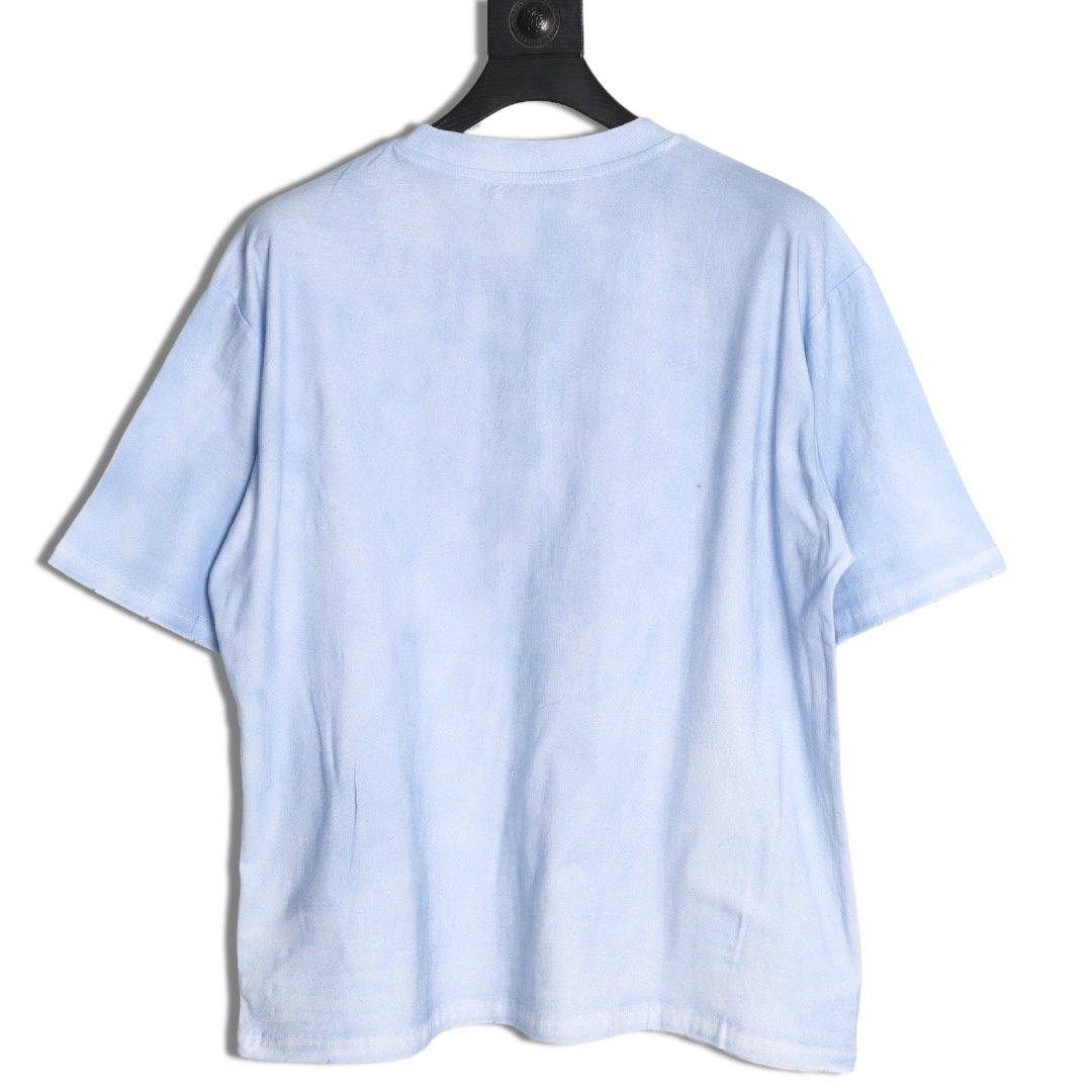 🔝Acne Studios 26SS 1996字母印花短袖T恤
面料是定制定染的32支220g原版雙紗棉，胚布經過高盂環保染色，裁大貨前還要進行高溫環縮水，降低縮水率的同時使得手感更柔軟舒適，印花方面必須五層膠漿，第一遍必須為進口打底漿，填平布料上極為細小的線洞，再由高溫床烤乾再劇頗色，採用油墨因熱平網印花，一共刷五層，每一層間隔為時間為30分鐘，才能保證出來的成品保持原版的質感，全套開發輔料
尺碼：S-XL