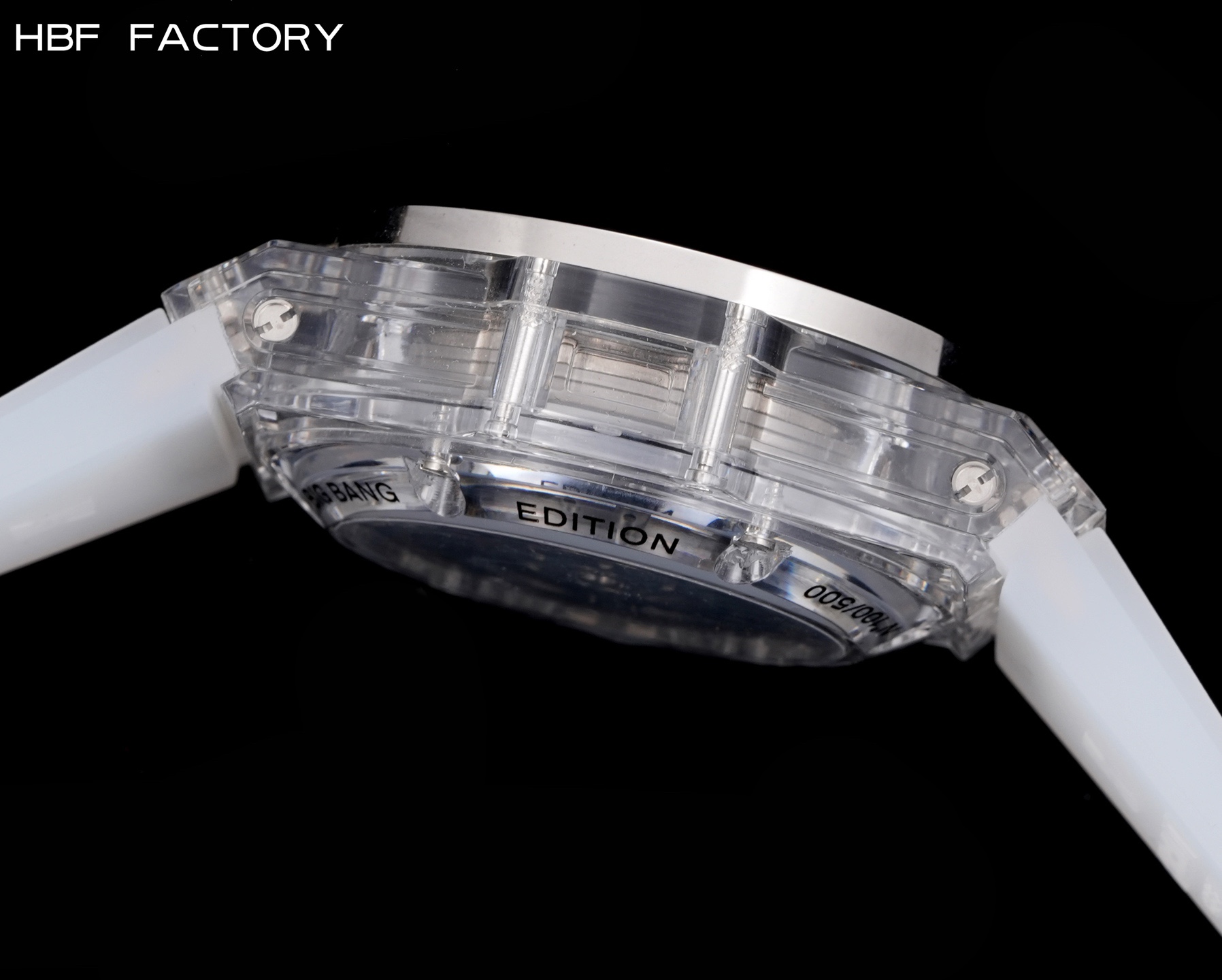 

 
HBF  FACTORY 恒宝HUBLOT 宇舶表年度最佳复刻作品——宇舶BIG BANG系列411.JX.4802.RT“全透明腕表”
【精彩细节】1.还原正品表盘后龙飞凤舞的镂空布局，2.采用与原装同样的丙烯酸有机玻璃极致克隆——完成不可能完成的任务。该材质不仅硬度高，且具有抗鑫腐蚀，耐磨损等卓越物理特性。
【机芯功能】腕表直径45mm。采用增强版计时7750机芯改原装HUB.1242型芯，实现所有功能吻合正装。
【精益求精】全力以赴，层层把关，在保证完美“透视感官”的同时，竭心尽力还原正品