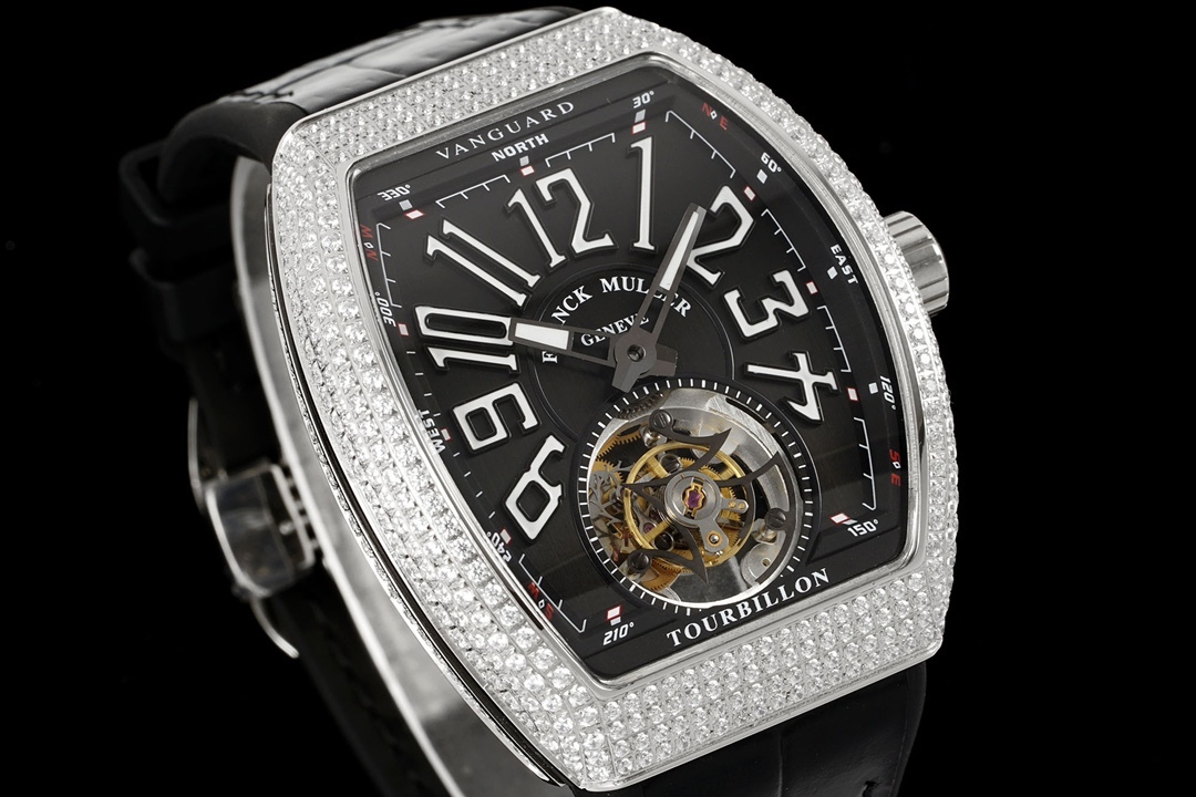 RMS最新款 頂級復刻 法蘭克穆勒V45 Vanguard陀飛輪系列 歷時多年研發機芯 
1 1:1 超級復刻原裝複雜法穆蘭陀飛輪機芯 細節完美到位 打造正品機芯獨具的雙發條盒 超薄工藝 
2超長72小時動力儲存 告別每天手動上鏈 高端玩家的定制款 把頭上鏈30個半圈 發條盒為滿 不需要過度上鏈 
3 千錘百鍊 316L精鋼表殼 超薄表殼 與原裝一致厚度 彎曲弧度 更加貼合手腕 佩戴舒適 
4 純正進口意大利小牛皮 貼合手感品質一流的進口氟橡膠錶帶 與正版全完通用互換
5瑞士工程師 原版機芯拆解 一比一甲