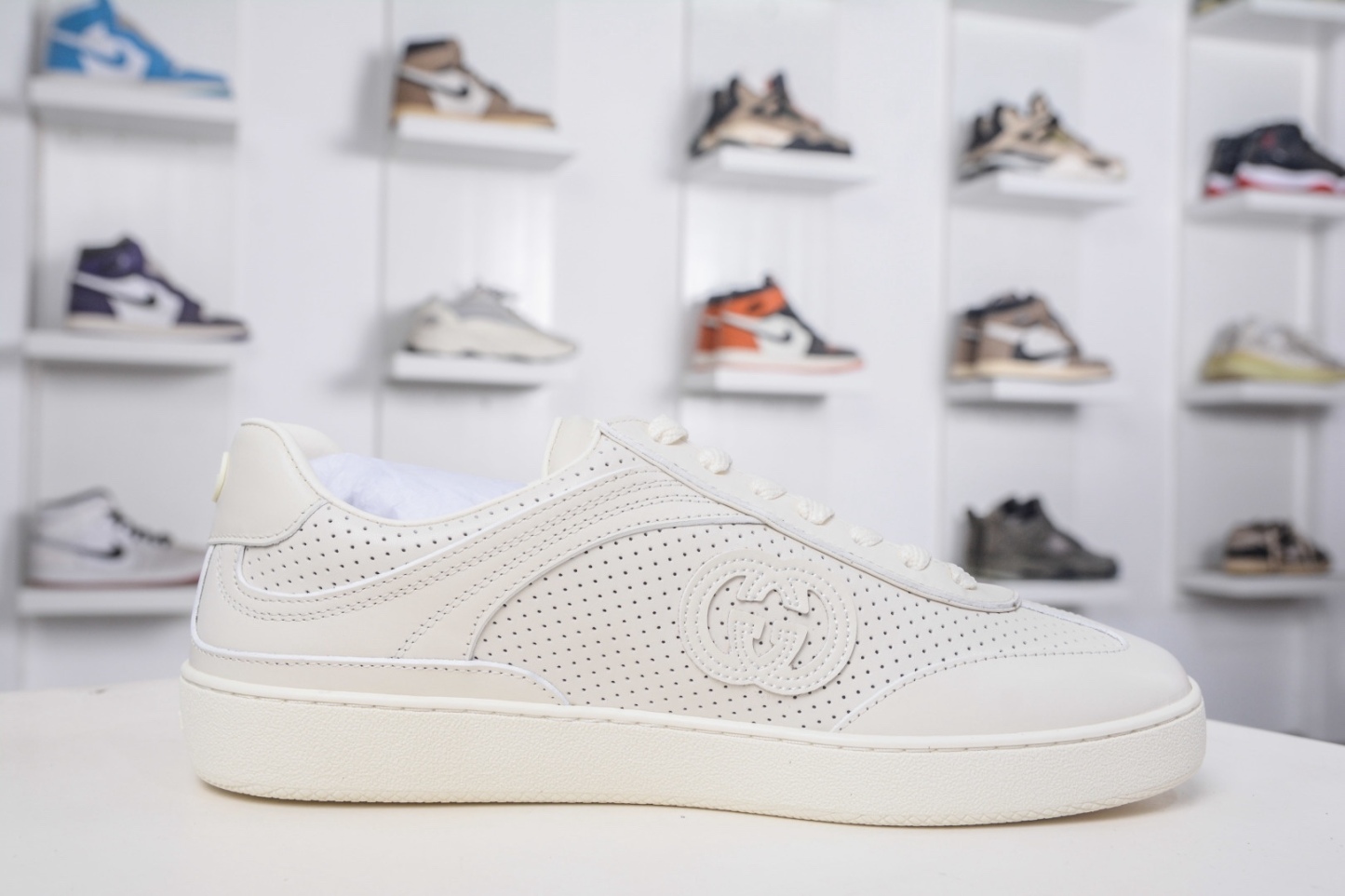 Gucci 古馳G75 圓頭系帶運動鞋 
尺碼：35 36 37 38 39 40 41 42 43 44 45 46