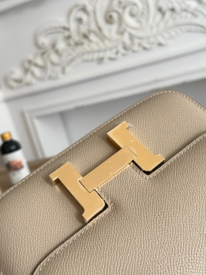 康康  空姐包  
constance  19cm  
epsom掌紋小牛皮  半收工  蠟線縫製