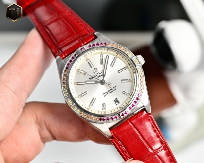 GTR  百年靈新款橫空出世（推出新高度）
全新百年靈機械計時腕表-南海膠囊系列
(chronometer Automatic 36mm)特別版
1⃣️現代復古風格讓您在人群中脫穎而出，打破沈悶，有溫度又不失浪漫！
2⃣️這款優雅的現代復古靈感腕表適合想在人群脫穎而出的女士。（男士也可佩戴，膠囊系列市面最薄的中性款。）
3⃣️融合優異性能和造型美感，時尚而優雅，適合各種場合，多種金屬表殼可供選擇，同時也有鑲嵌彩色寶石鑽，從炫酷的精鋼材百搭雙色間金乃至豪華紅金，一應俱全，時標和多姿多彩錶盤。
4⃣️搭載