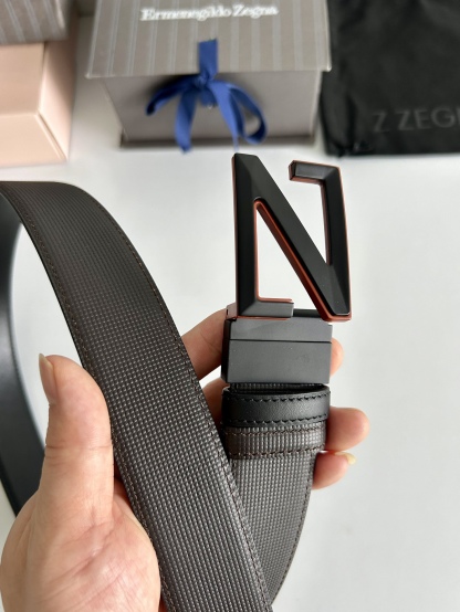 傑尼亞【Zegna】何謂當代男士 活動造型 系列，新款純銅旋轉針扣，雙面可用 隨心搭配，寬3.5cm，男士風尚的全新概念.