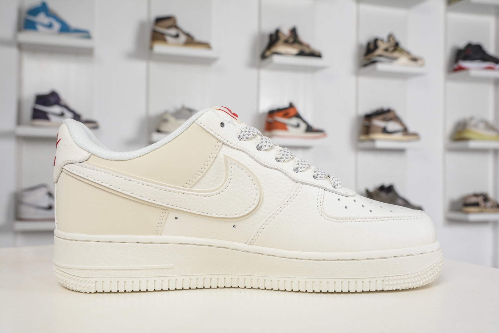 Nike Air Force 1 Low 07 米白紅 
貨號：CS5288 079
Size：36 36.5 37.5 38 38.5 39 40 40.5 41 42 42.5 43 44 44.5 45