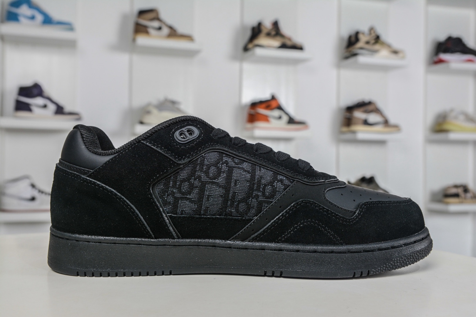 迪奧/Dior B27 Oblique Galaxy Low Top Sneakers B27系列低幫復古真皮百搭運動休閒板鞋 
貨號：3SN272ZIR16536
尺碼：38 39 40 41 42 43 44 45 46