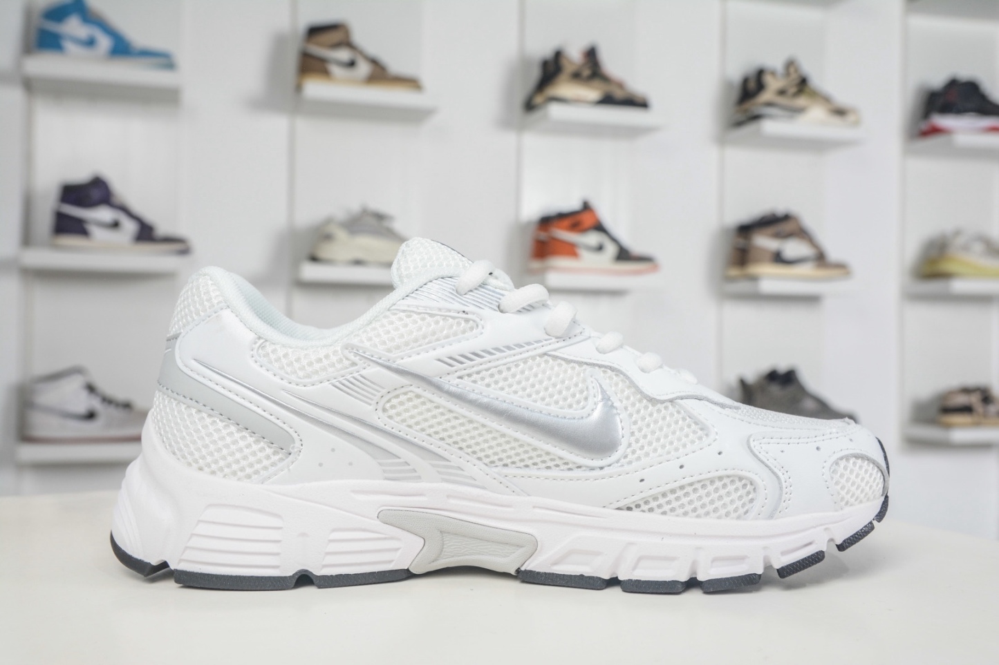 NK Air Zoom Vomero 20 經典復古潮流運動跑鞋 
貨號：HF0735 006
SIZE：36 36.5 37.5 38 38.5 39 40 40.5 41 42 42.5 43 44 45