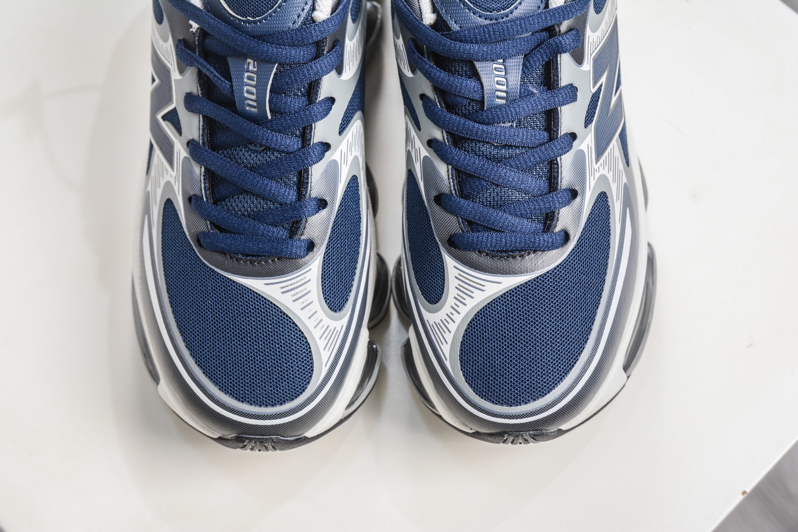 New Balance NB2000 舒適百搭防滑耐磨低幫 休閒跑步鞋
貨號：U20001PB
Size：36-46.5