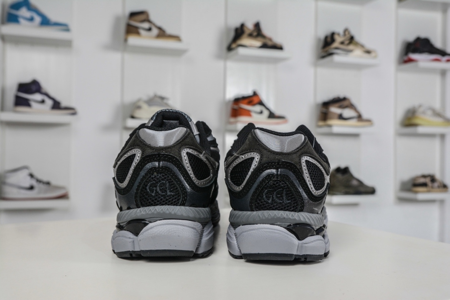 Asics Gel-NYC 亞瑟士運動休閒透氣專業跑鞋
貨號: 1201A789 020
尺碼：36 37 37.5 38 39 39.5 40 40.5 41.5 42 42.5 43.5 44 45 46 47.5