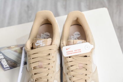 NK Air Force 1 '07 Low 麂皮黃白 
貨號：IQ9964 200
Size：36 36.5 37.5 38 38.5 39 40 40.5 41 42 42.5 43 44 44.5 45