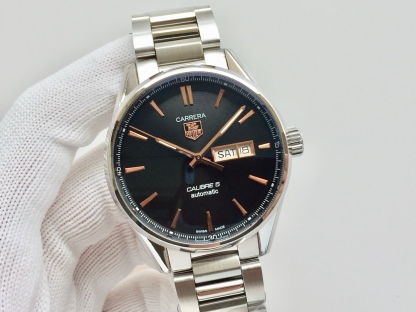 TAG泰格豪雅 卡萊拉系列WAR201A.FC6266 商務休閒款 中英文雙歷腕表 41毫米直徑 搭載2836 自動機械機芯 316L精鋼可配真皮錶帶 原裝折疊扣。TAG泰格豪雅 卡萊拉系列WAR201A.FC6266 商務休閒款 中英文雙歷腕表 41毫米直徑 搭載2836 自動機械機芯 316L精鋼可配真皮錶帶 原裝折疊扣。