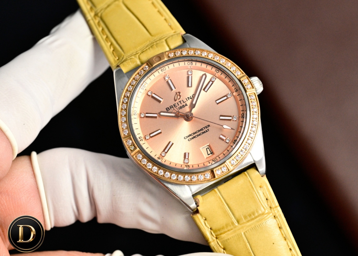 百年靈新款橫空出世（推出新高度）
全新百年靈機械計時腕表-南海膠囊系列
(chronometer Automatic 36mm)特別版
1⃣️現代復古風格讓您在人群中脫穎而出，打破沈悶，有溫度又不失浪漫！
2⃣️這款優雅的現代復古靈感腕表適合想在人群脫穎而出的女士。（男士也可佩戴，膠囊系列市面最薄的中性款。）
3⃣️融合優異性能和造型美感，時尚而優雅，適合各種場合，多種金屬表殼可供選擇，同時也有鑲嵌彩色寶石鑽，從炫酷的精鋼材百搭雙色間金乃至豪華紅金，一應俱全，時標和多姿多彩錶盤。
