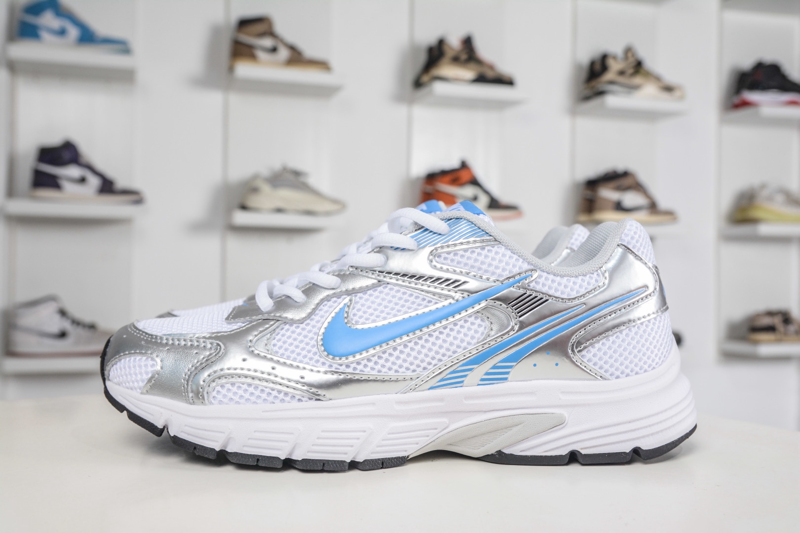 NK Air Zoom Vomero 20 經典復古潮流運動跑鞋 
貨號：HM9149 101
SIZE：36 36.5 37.5 38 38.5 39 40 40.5 41 42 42.5 43 44 45