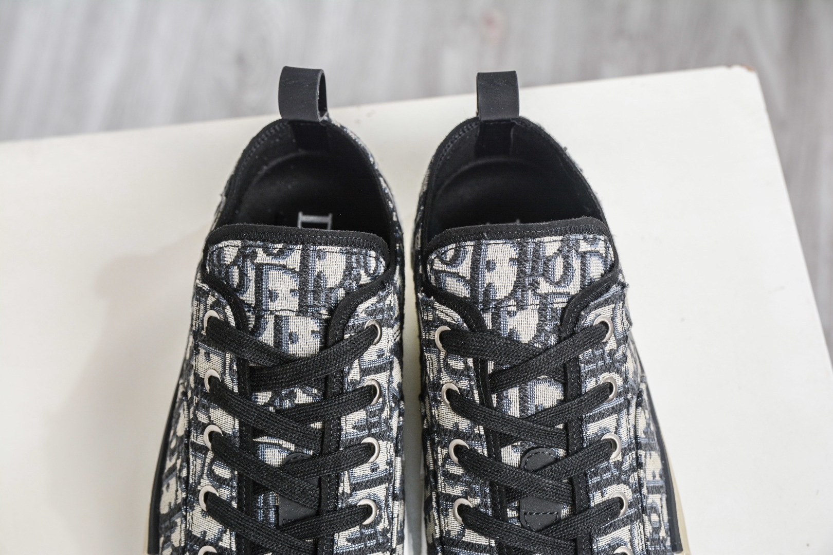 Dior B23 迪奧“CD重影”系列
貨號: 3SN272ZIR16536
尺碼：38 39 40 41 42 43 44 45