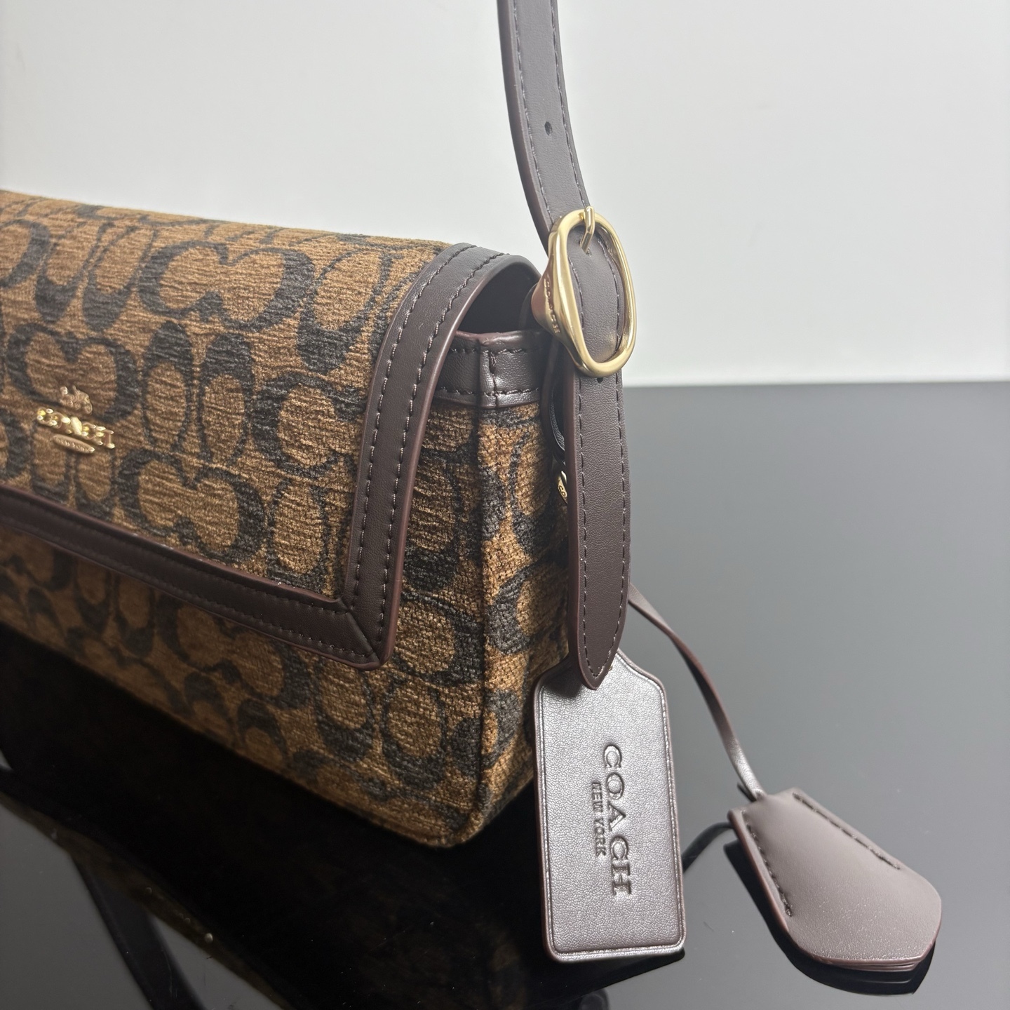 
【新品】COACH/蔻馳奧萊女士ETTA25號翻蓋單肩包腋下包高級通勤 CCV65尺寸25*13.5*6