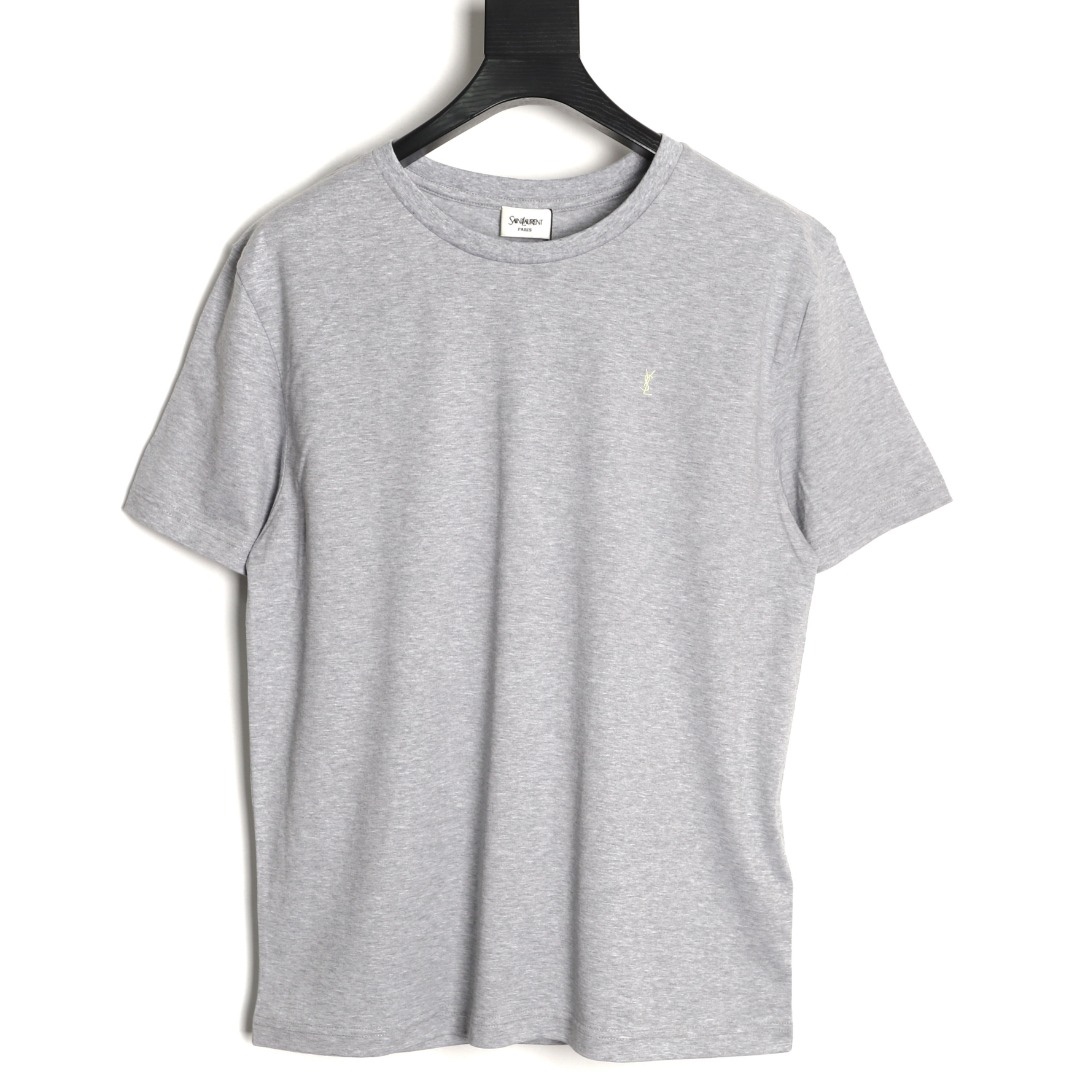 🔝SAINT LAURENT聖羅蘭SLP 小標純色徽標短袖T恤
正品購入開發，50支雙股精品賽爾棉170克，1*1拉架羅紋280克，進口刺繡，面料酵洗，定制1：1商標，寬松版型
B Size：S-XL