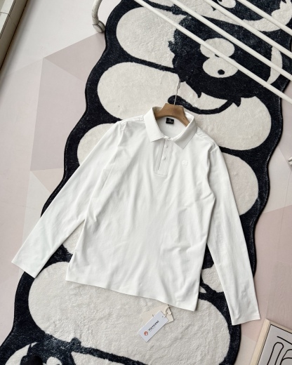 春季新款 KOLON SPORT可隆吸濕長袖防曬+抗菌SECOt恤翻領POLO
大身採用可隆自研面料，具有吸濕速乾，UPF215+防曬及Polygiene抑菌功能門襟採用激光切割工藝，結合肩部超聲波貼合工藝，提升細節品質感領口，門襟及下擺均採用熱壓工藝，外觀平整
