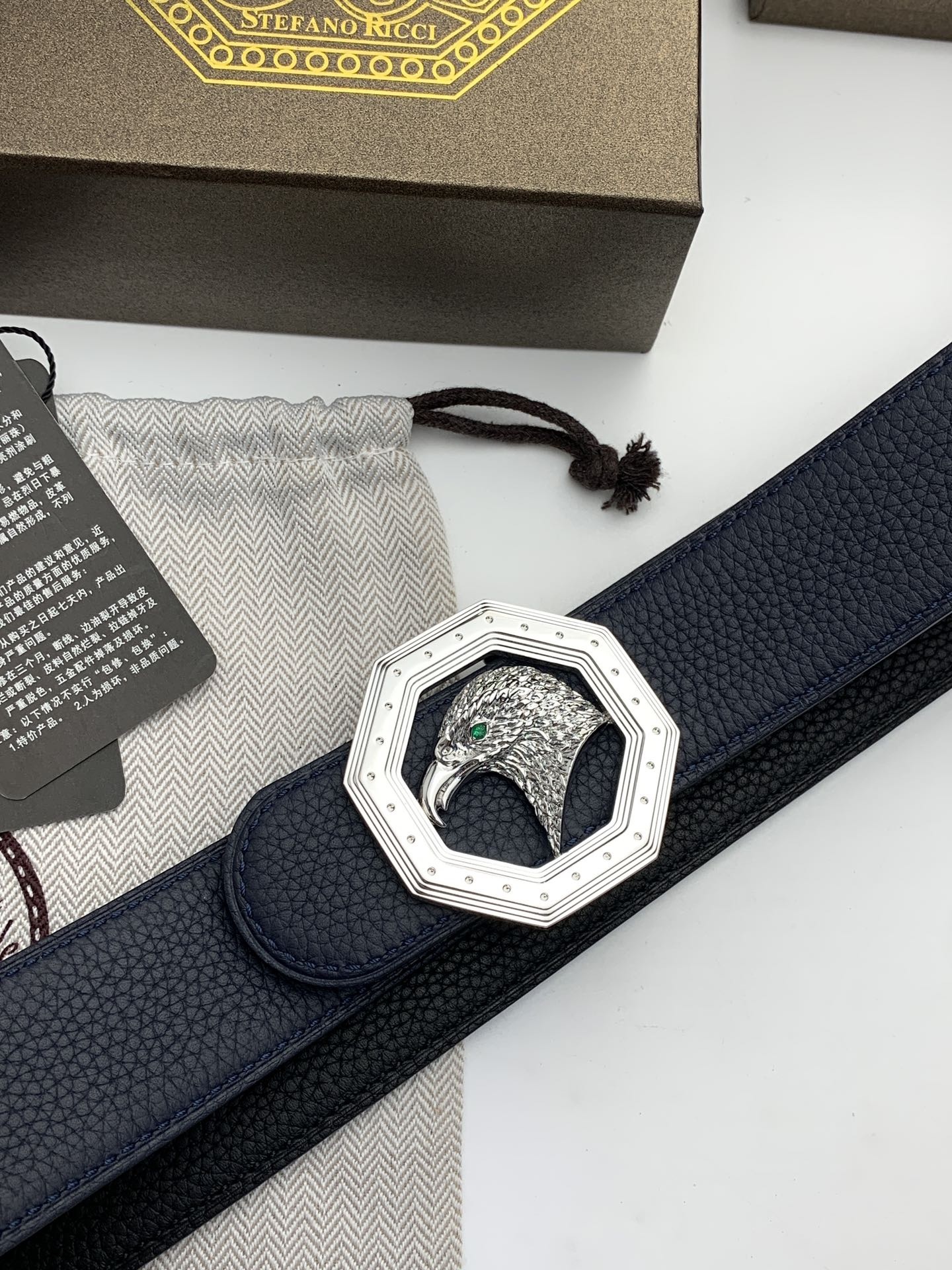 【史蒂芬】原版荔枝紋牛皮腰帶，搭配新款不鏽鋼鷹頭扣，寬度3.8cm，雙面可用，樹膏夾心，長度不可調節，尺碼（85-110）具有獨特吸引力！