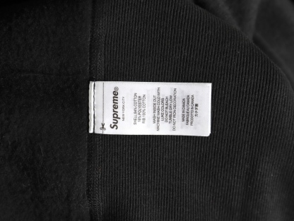 Supreme FW24 WEEK17 Box Logo Hooded Sweatshirt 胸前徽標刺繡logo口袋連帽衛衣帽衫
面料460克 高克重 面布質感強 韌性好 衣服收針處都有打套結（起到加固 久穿不變形 市面普通版本是沒有的哦） 歡迎對比 品質保證
F 尺碼：S M L XL