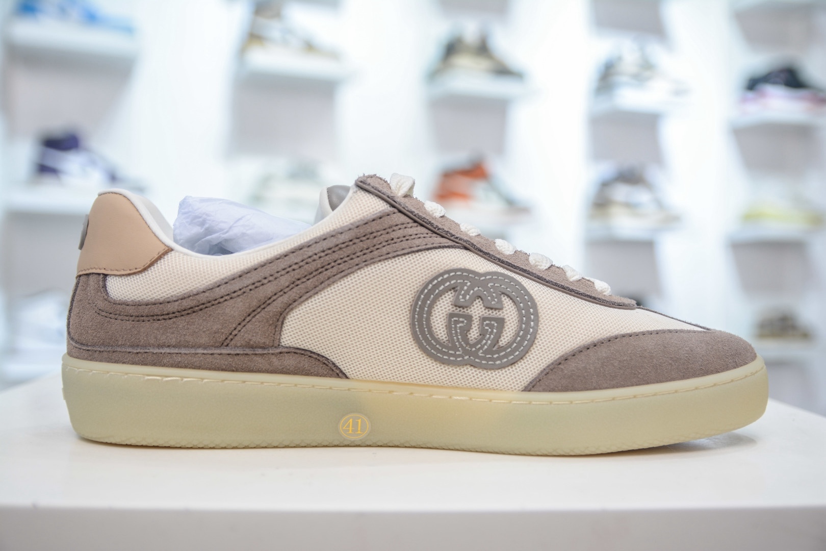 Gucci 古馳G75 圓頭系帶運動鞋
尺碼：35 36 37 38 39 40 41 42 43 44 45 46
