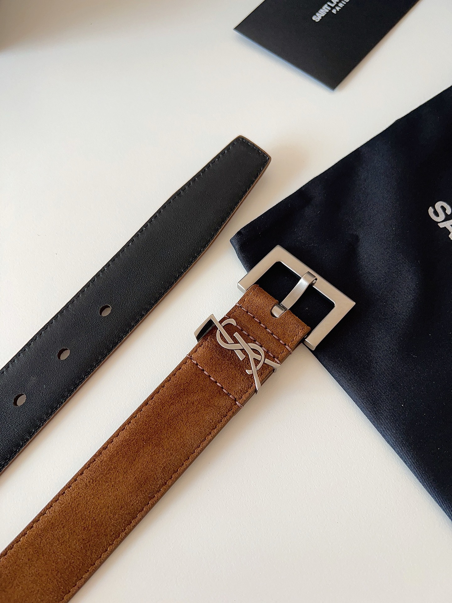 
ysl聖羅蘭2026女士新款腰帶，冬季爆款絨面原版皮，方形搭扣配以ysl標識腰帶環，女士冬季必備款，寬度3.0cm