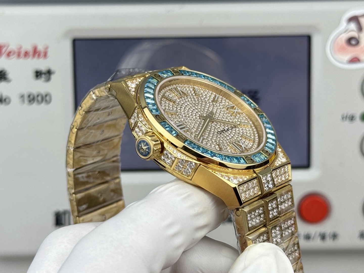 Factory 獨家力作👍
蕭邦AlpineEagle雪山傲翼系列
🌈彩T鑽🌟變色龍🦎滿天星✨限量款及隱藏款首推
如炬目光，比擬暗夜星芒⛰️於山川湖海間🌊洞見紳士願景與磅礡未來👔
尺寸：原裝一致41mmX9.7mm
機芯：9015改Chopard 01.01-c
錶鏈：獨家原版開模金磚型鏈節一體式錶鏈
岩石紋錶盤，鍍銠羅馬數字，時針及分針時標均覆以Super-LumiNova® X1級螢光塗層
致獻當代“雄鷹”，志存高遠之人在日常生活中超邁群倫，其視野啓迪人心、昇華情志。憑借遠見和決心，