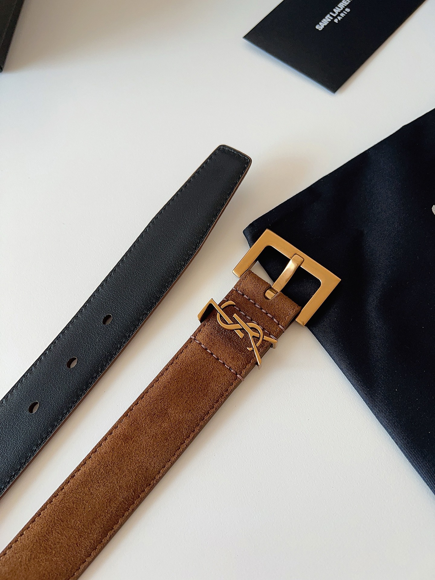 
ysl聖羅蘭2026女士新款腰帶，冬季爆款絨面原版皮，方形搭扣配以ysl標識腰帶環，女士冬季必備款，寬度3.0cm