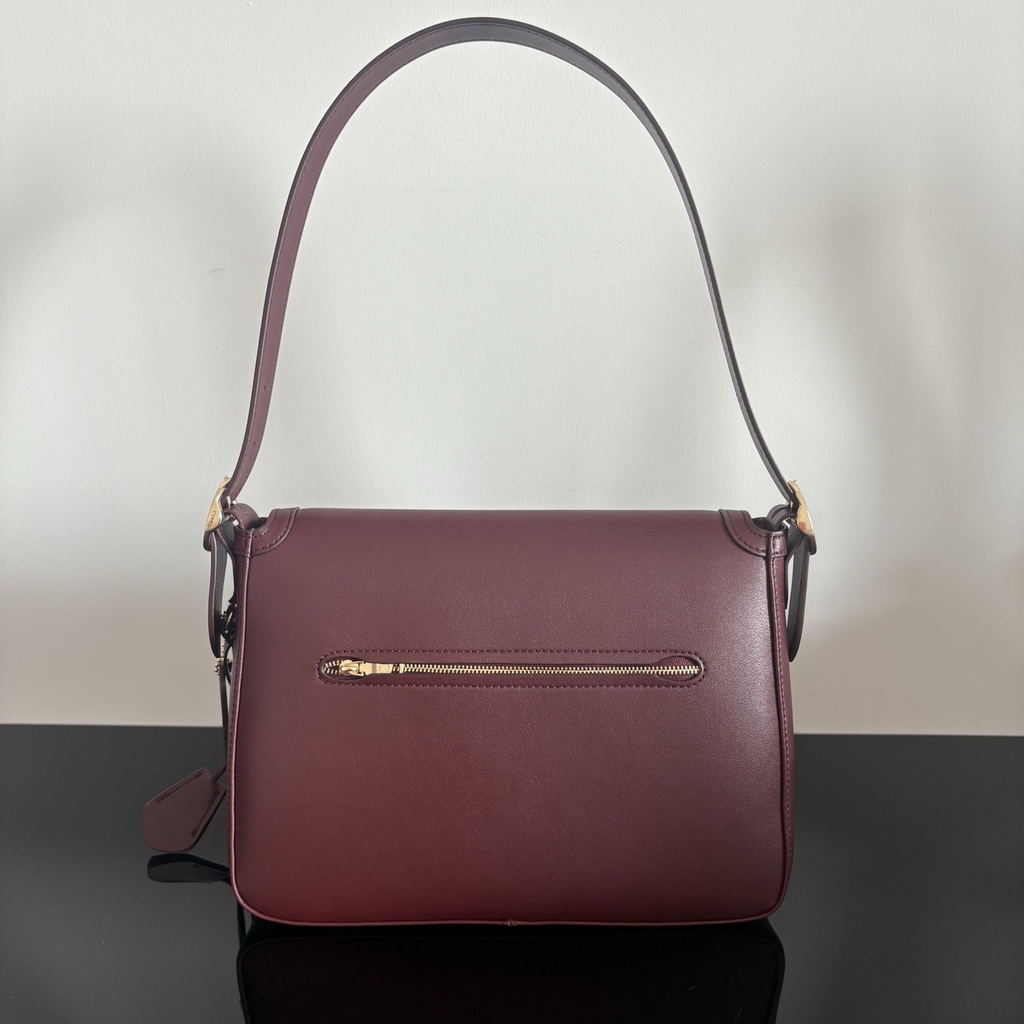 
[新品]COACH/蔻馳奧萊女士ETTA 29號翻蓋單肩包腋下包 CCE57 29*21*12