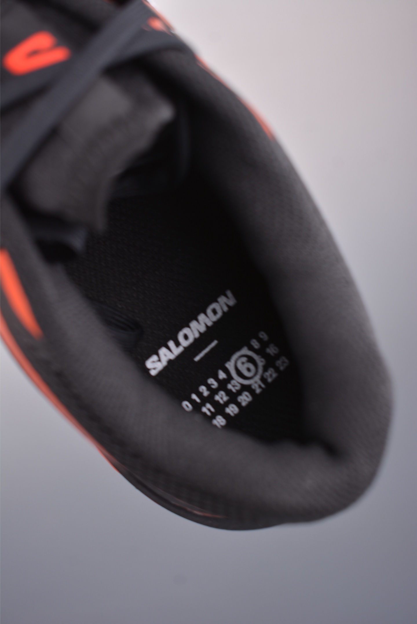 MM6馬吉拉 x Salomon 薩洛蒙Spectur 2系列 
薩洛蒙復古潮流戶外機能登山跑鞋 
▪️底厚：4.5CM
▪️官方貨號: 491070 273633
▪️Size:   36 36.5 37.5 38 38.5 39 40 40.5 41 42 42.5 43 44 44.5 45 
