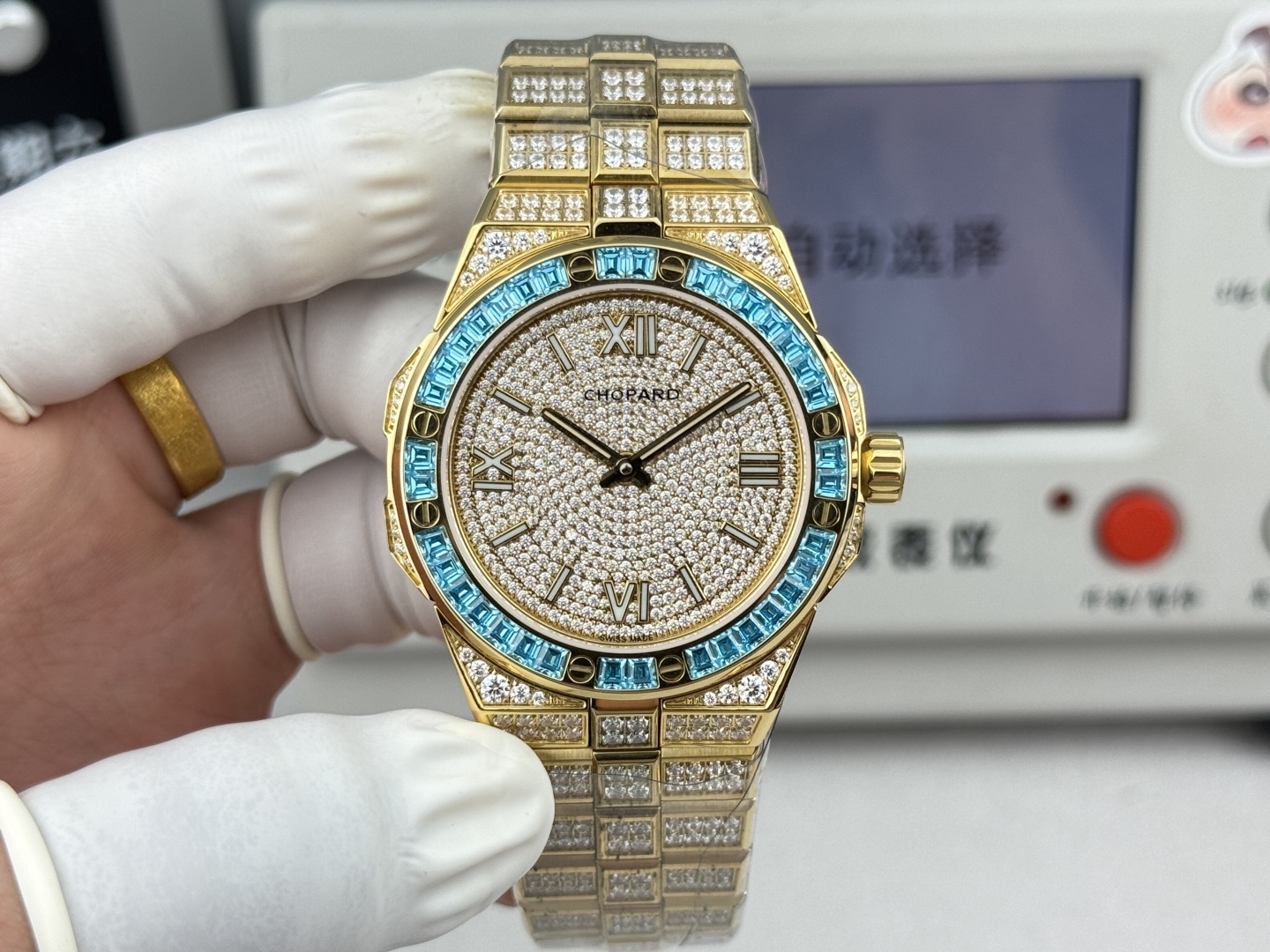 Factory 獨家力作👍
蕭邦AlpineEagle雪山傲翼系列
🌈彩T鑽🌟變色龍🦎滿天星✨限量款及隱藏款首推
如炬目光，比擬暗夜星芒⛰️於山川湖海間🌊洞見紳士願景與磅礡未來👔
尺寸：原裝一致41mmX9.7mm
機芯：9015改Chopard 01.01-c
錶鏈：獨家原版開模金磚型鏈節一體式錶鏈
岩石紋錶盤，鍍銠羅馬數字，時針及分針時標均覆以Super-LumiNova® X1級螢光塗層
致獻當代“雄鷹”，志存高遠之人在日常生活中超邁群倫，其視野啓迪人心、昇華情志。憑借遠見和決心，