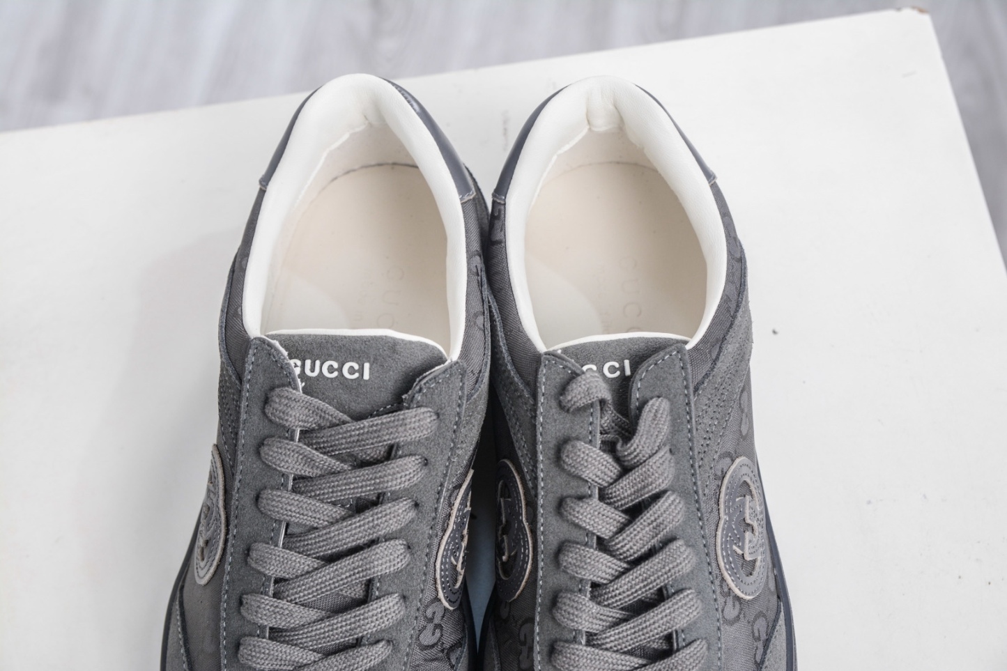 Gucci 古馳G75 圓頭系帶運動鞋
尺碼：39 40 41 42 43 44 45 46