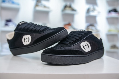 Gucci Interlocking G Suede Sneaker G74系列低幫復古運動板鞋 
尺碼：38 39 40 41 42 43 44 45