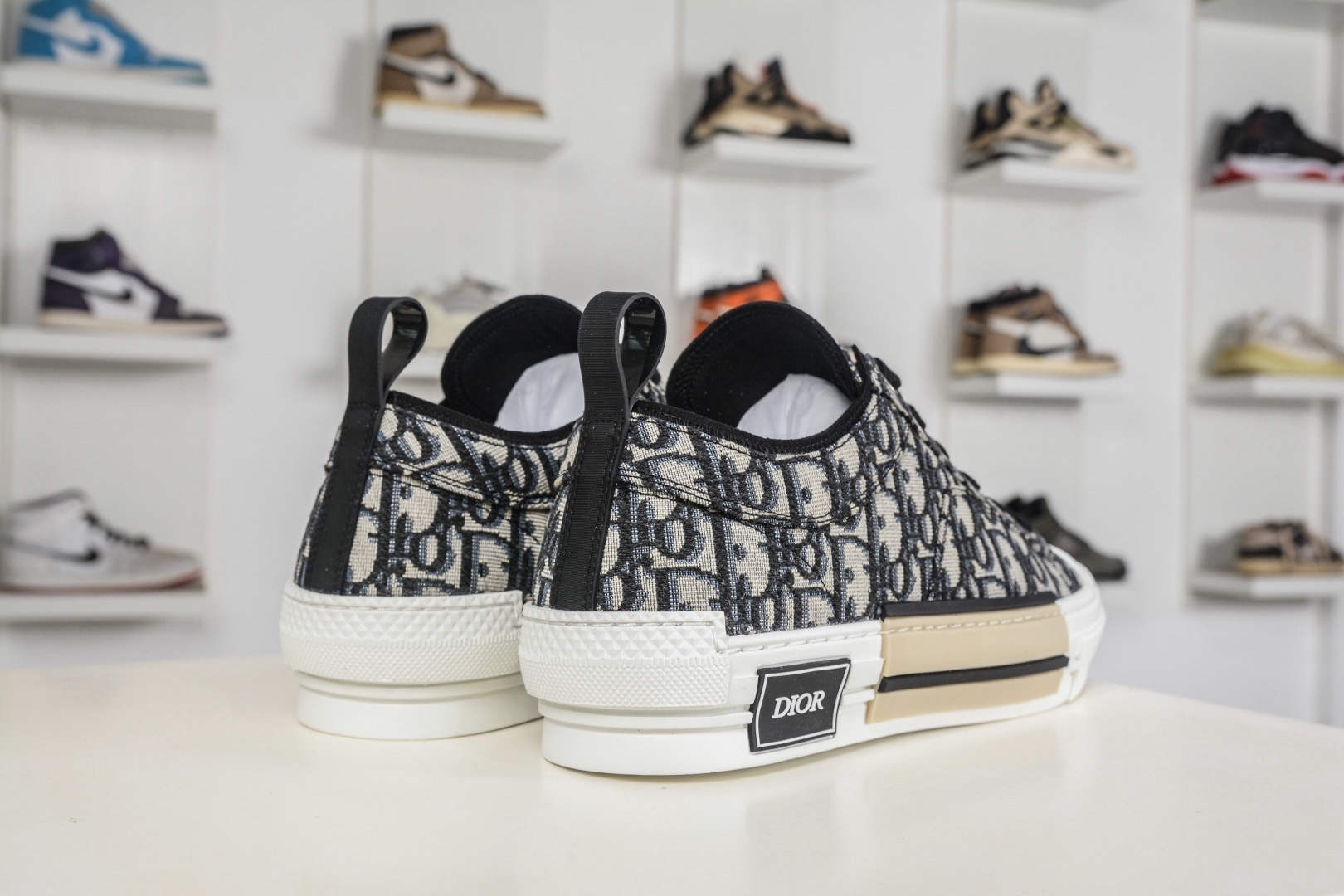 Dior B23 迪奧“CD重影”系列
貨號: 3SN272ZIR16536
尺碼：38 39 40 41 42 43 44 45