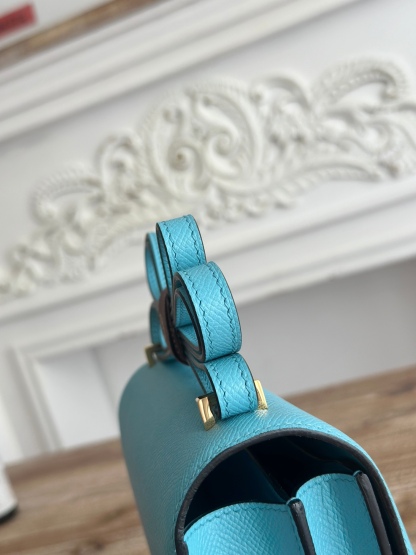 康康  空姐包  
constance  19cm  
epsom掌紋小牛皮  半收工  蠟線縫製