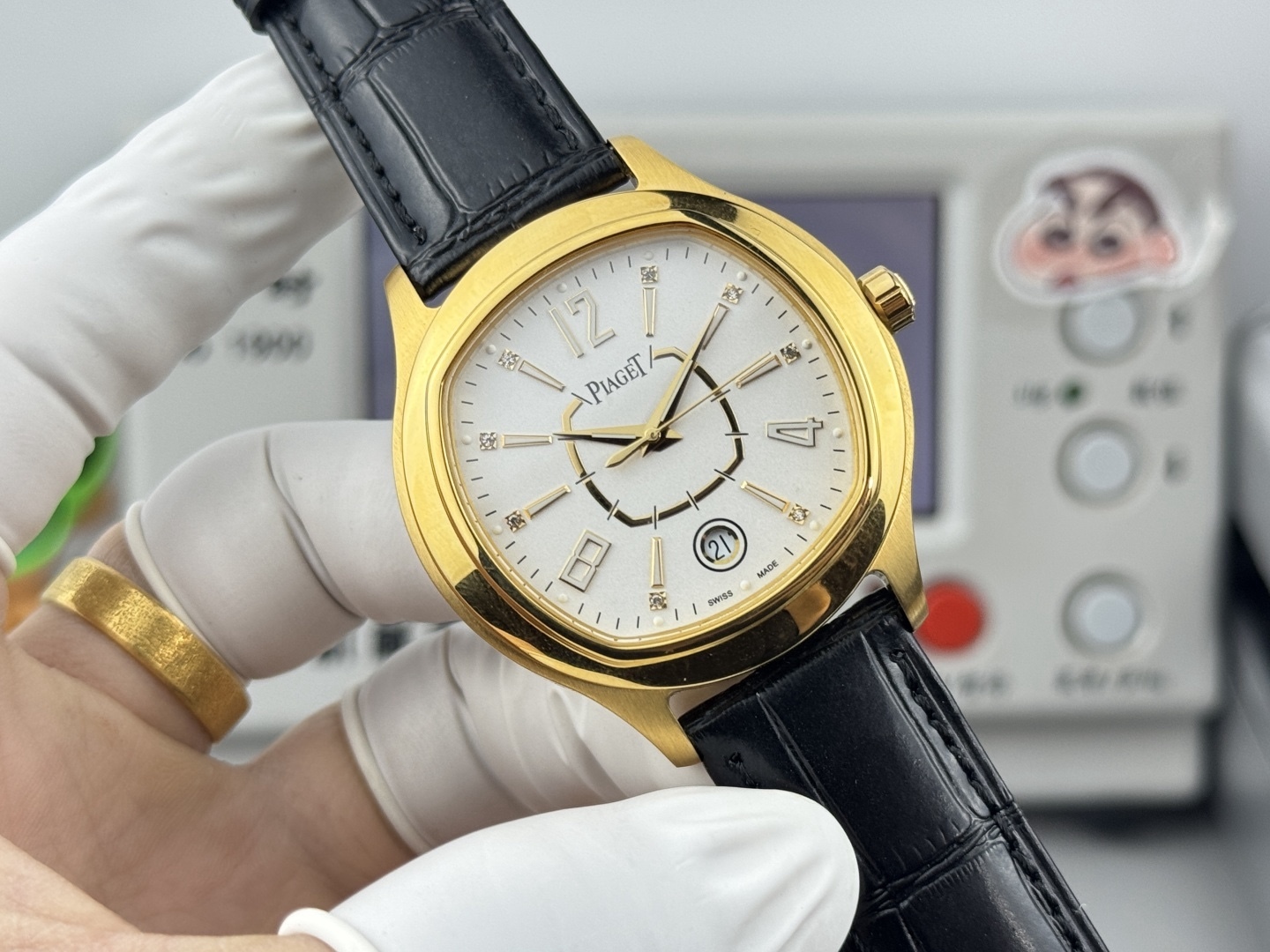 熱賣款🔥🔥🔥！方形殼—在推出新面孔—更別緻—更有型—經典
品牌：伯爵(方正卓絕 精緻之作）爆賣款🎉🎉🎉
類型：精緻款男士腕表（卓越）有轉必賣
錶帶：真牛皮&316L錶帶（舒適）大氣磅礡
機芯：超頂級機械2824機芯（穩定）
材料：礦物質超強鏡面（耐磨）
大氣風範 無限渴望 特別創意 載譽上市
尺寸：直徑42mm厚10mm榮譽
新款上市！歡迎轉載！