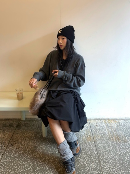 🔝Carhartt 卡哈特 華夫格洗長袖T恤 
定織定染華夫格面料 面料特殊性很大縮水性以及版型都需要考慮在內 控制的縮率都是經過3道工序 第一道面料洗水 第二道面料烘乾 第三道酵素洗 三道後的控制縮率幾乎已經達到最佳狀態
尺碼：S-XL