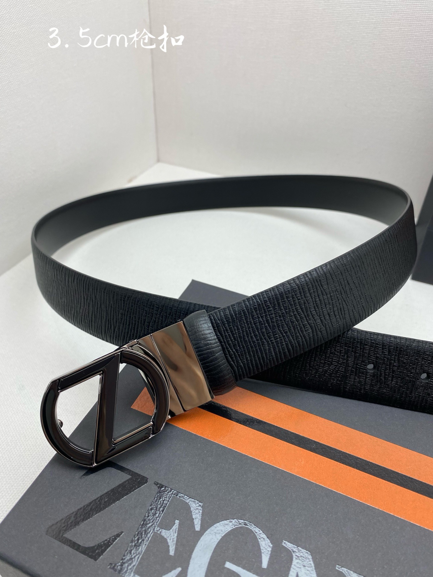 傑尼亞男士腰帶- 寬度35MM 精品扣精工打造  進口小牛皮 獨特設計工藝 手感柔軟 可以裁剪