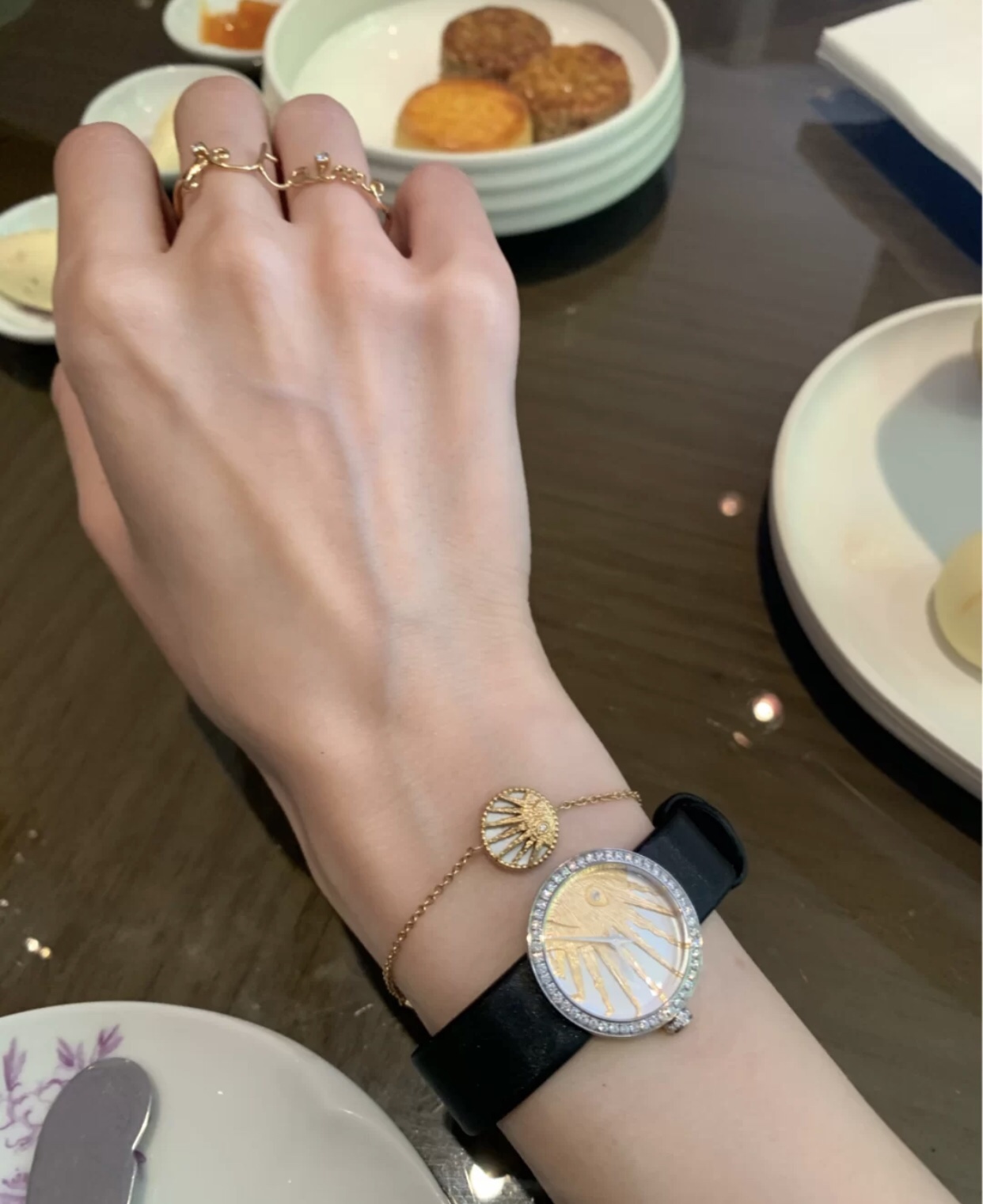 Baby同款，迪奥 简约好搭配