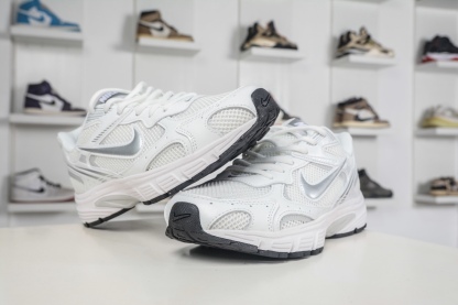 NK Air Zoom Vomero 20 經典復古潮流運動跑鞋 
貨號：HF0735 006
SIZE：36 36.5 37.5 38 38.5 39 40 40.5 41 42 42.5 43 44 45